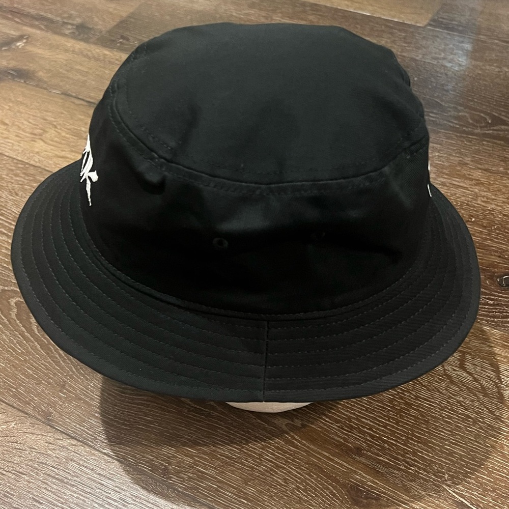NWOT Tarik Black Bucket Hat with Subtle Logo Detail - Picture 3 of 7